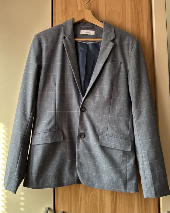 Елегантен мъжки костюм Reserved