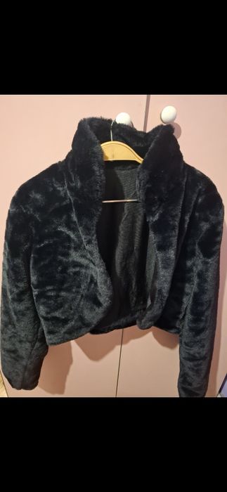 Елегантно пухено късо палто