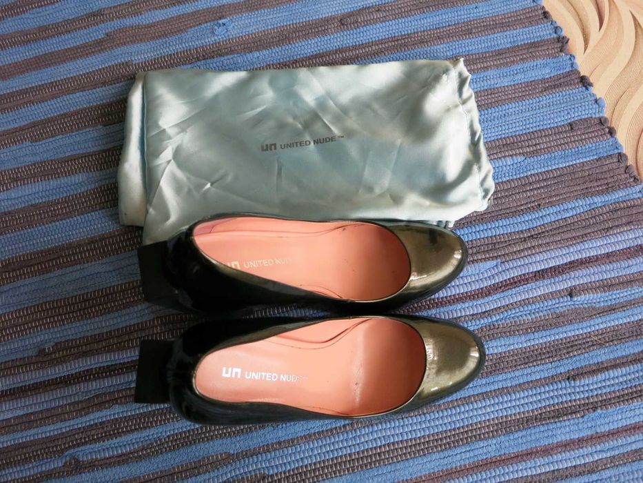 Дамски обувки на висок ток