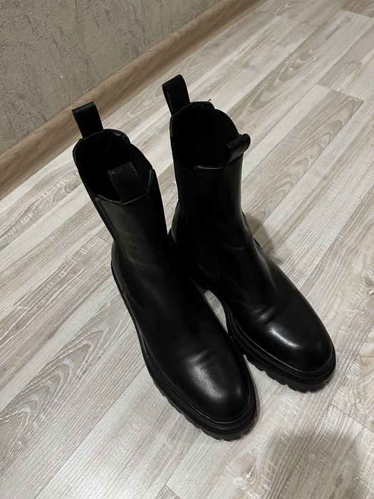 Продам ботинки