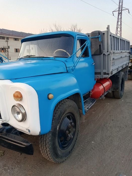Gaz 53  sotiladi