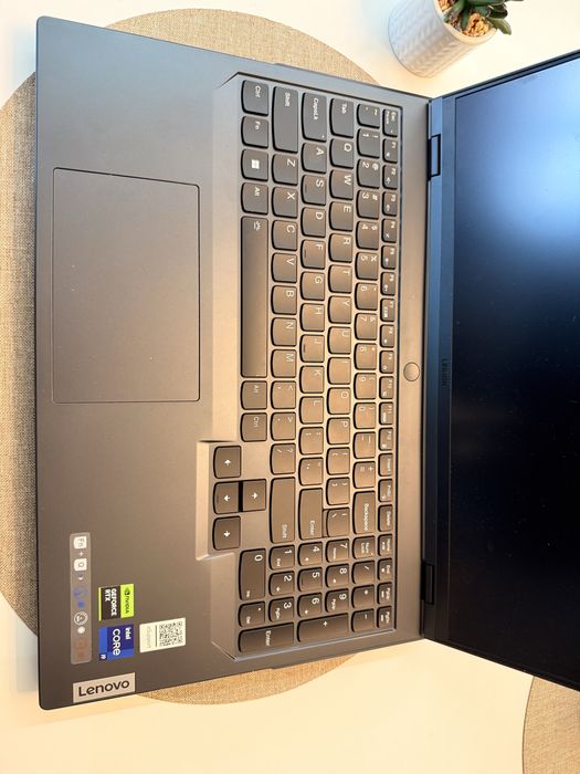Lenovo Legion Pro 5 16IRX8 | Intel Core i9-13900HX | 32GB DDR5 | 1TB SSD | Отлично състояние