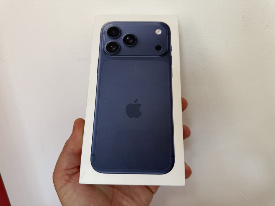 Iphone 17 Pro Max, 256 GB, Deep Blue, nou la cutie