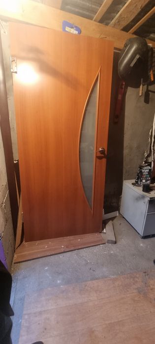 Продам межкомнатную дверь