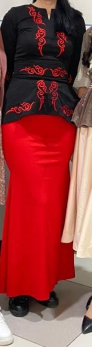 Костюм юбка и кофта с ремнем