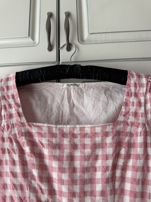 Легкое платье Glamorous