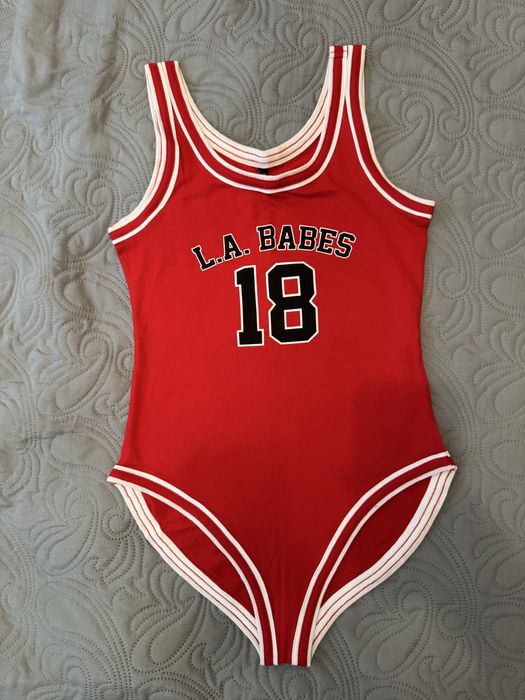 Body rosu, în stare foarte buna!