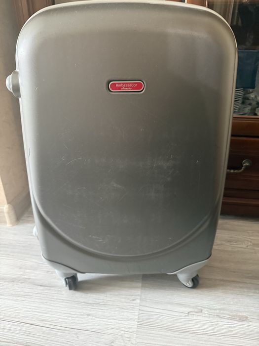 Дорожный чемодан