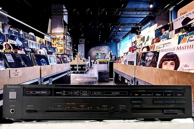 «Technics SU—300» с колонками, CD плеер «Technics SL—PG440A»