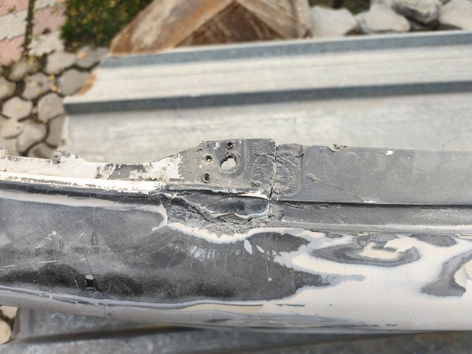 Два Бампера на тоета Калдина