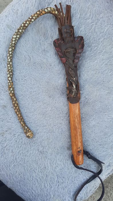 плеть (также плётка) инструмент