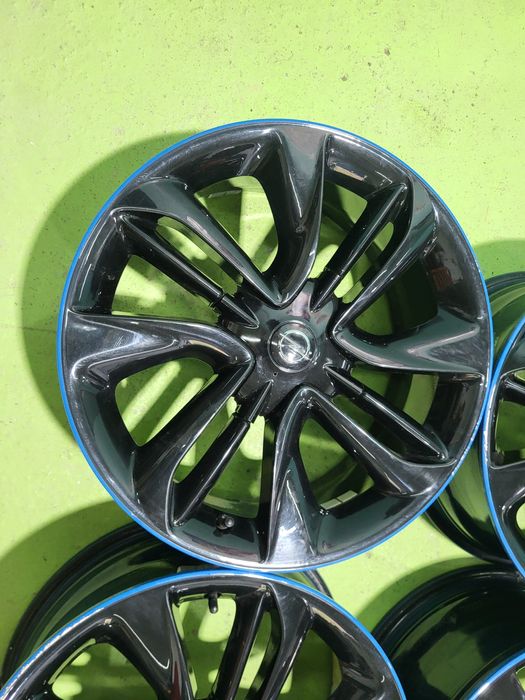 17 4x100 Opel лети джанти 4х10б 215/45/17