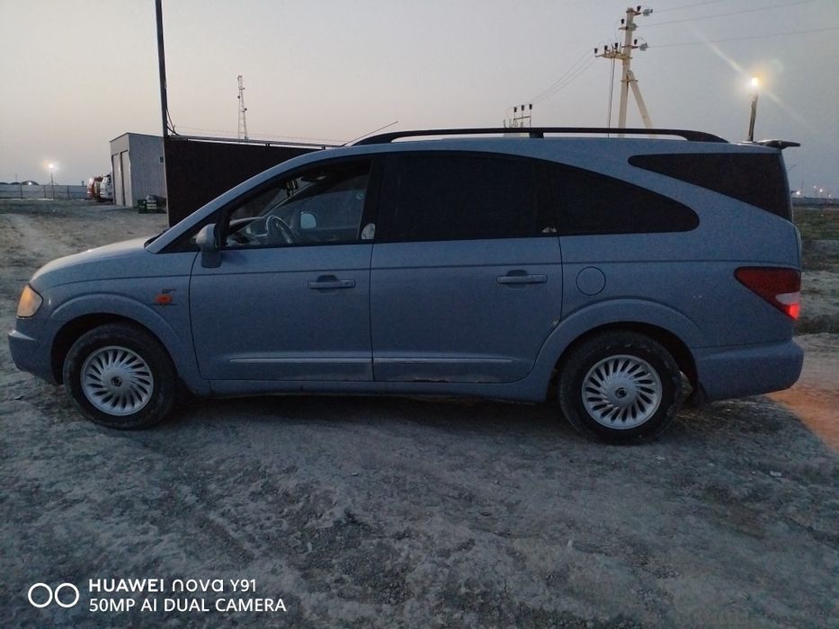 Продаётся Ssang Yong Rodius 2005 год