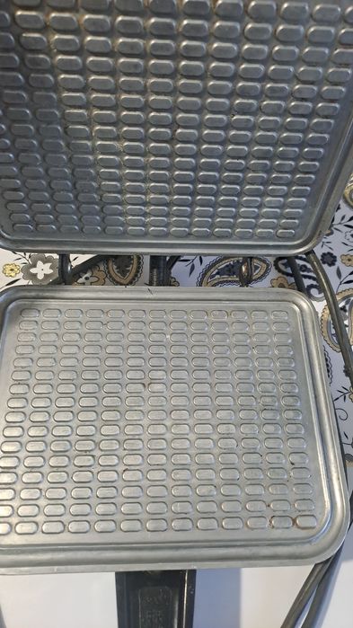 Продам советскую вафельницу