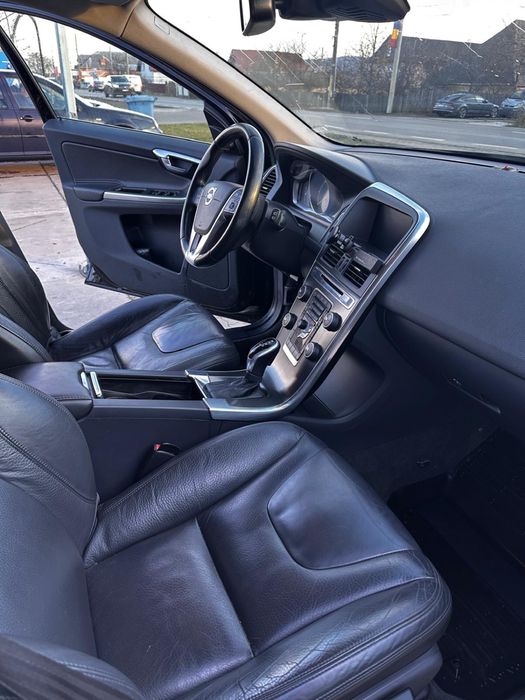 Volvo XC60 Summum  2.0 motor in 5 cilindri !!