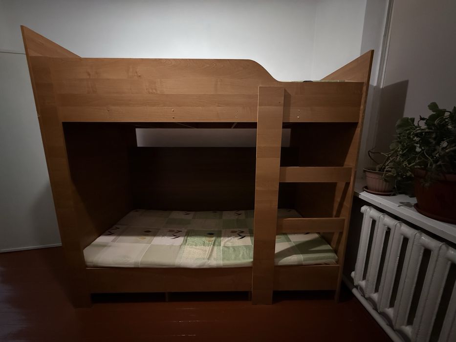 Двухъярусная кровать