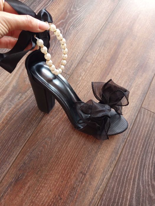 Обувки много стилни