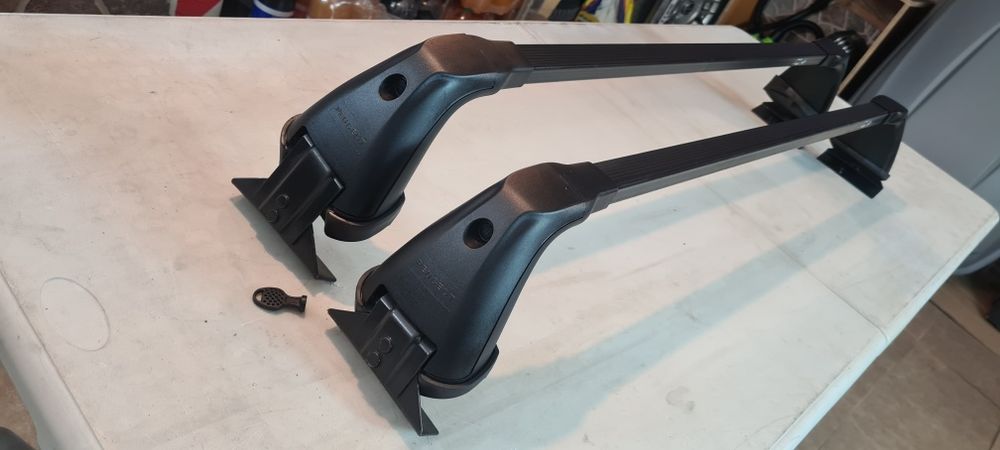 Thule-греди-багажник-релси-рено меган 4-пежо 208