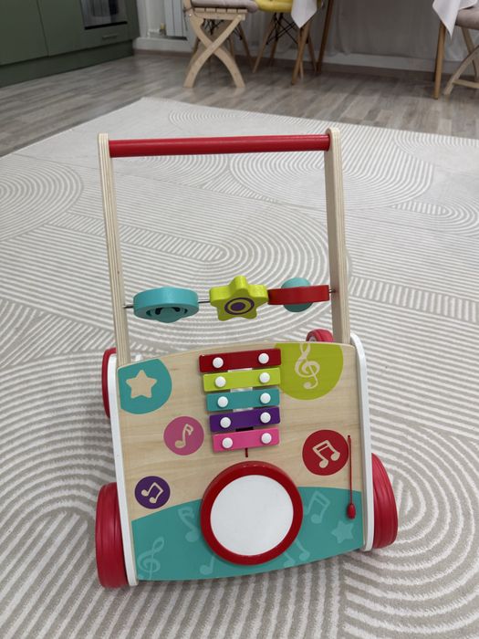 Продается ходунок-каталка Hape