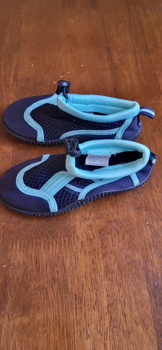 Продам аквашузы 24 размер