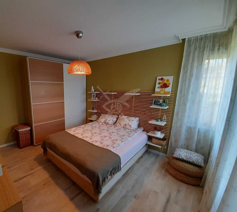 Продава се Тристаен апартамент в Черноморец - 94 кв.м за 2203 €/кв.м - Снимка #2