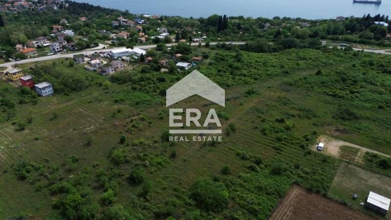 Парцел с издаден ПУП, за продажба, в м-ст Прибой, Варна, на 200 м от г