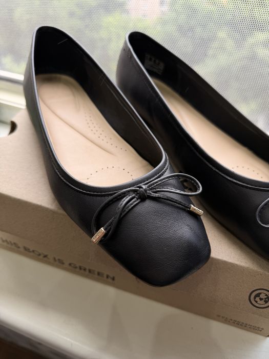 Продам кожаные балетки Clarks 38-39 размера