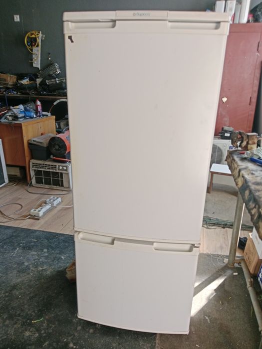 Продам холодильник бирюса