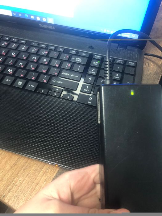 Лаптоп Toshiba Satelite C855-1LQ