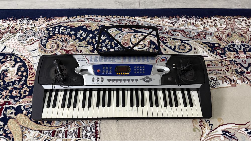 синтезатор CORTLAND