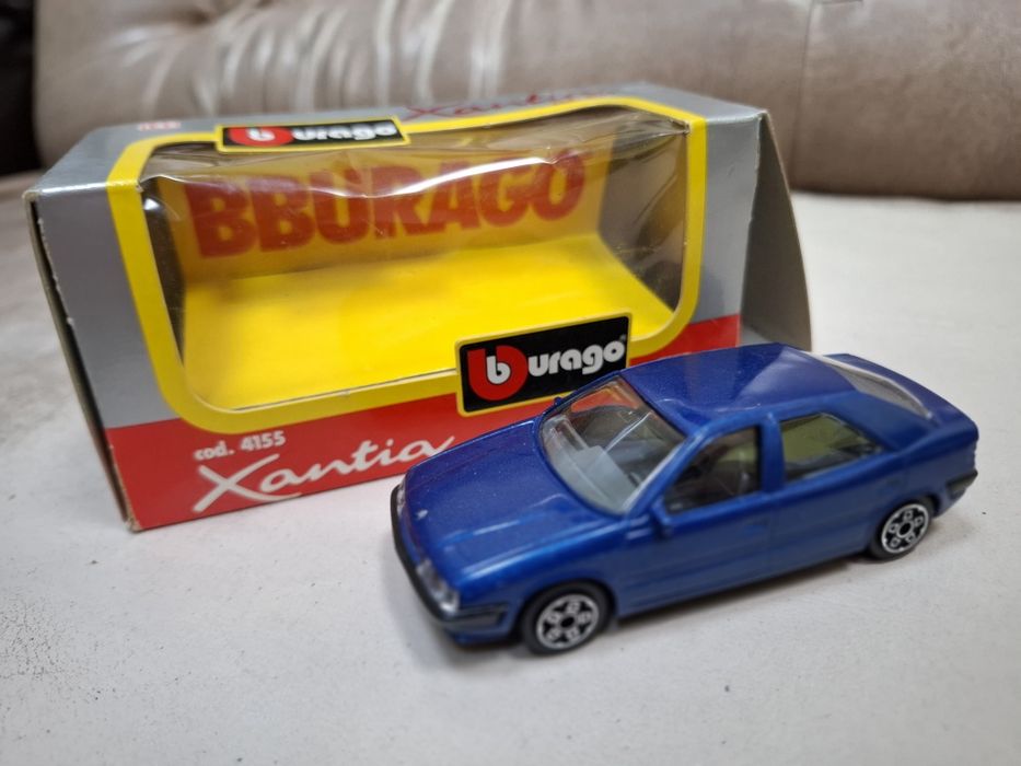 Колички  Burago 1:43