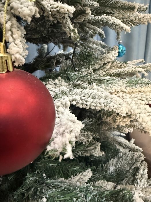 Продаю искуственную елку