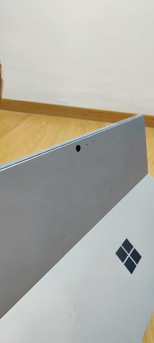 Microsoft Surface Pro 6 8GB RAM 256GB Storage SSD Graphic Card 128 Mb