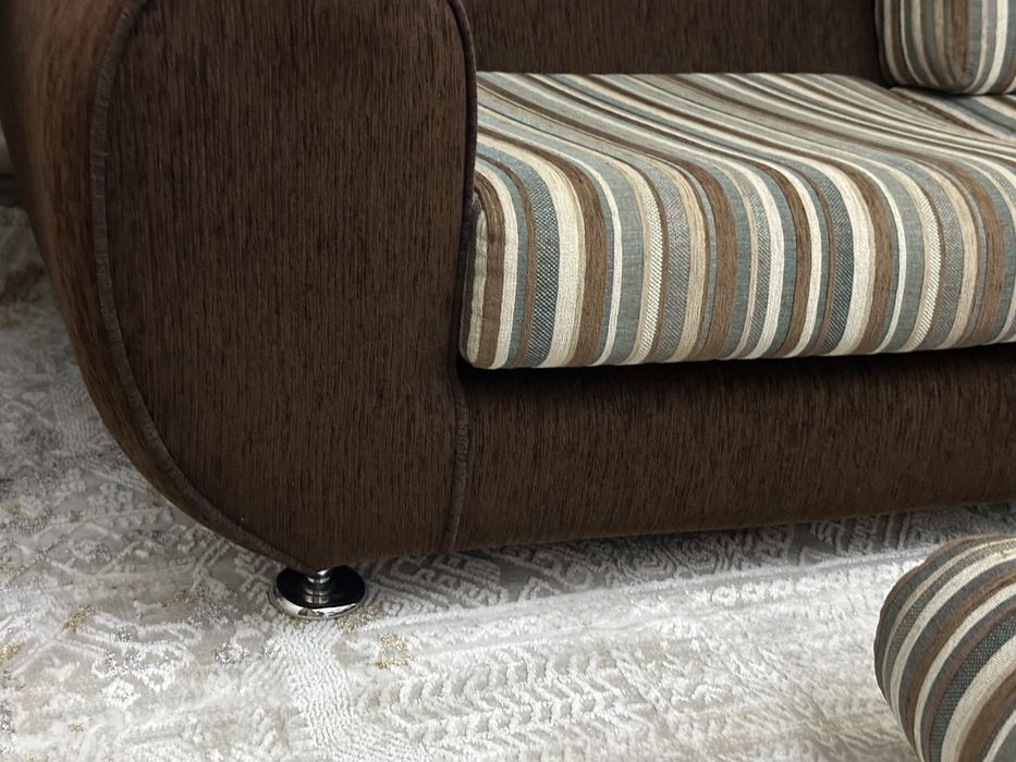 Продам мебель с двумя креслами