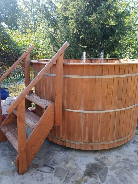 Ciubar,  8 persoane !