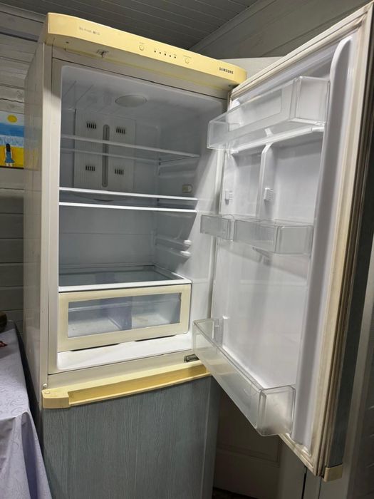 Отдам холодильник бесплатно