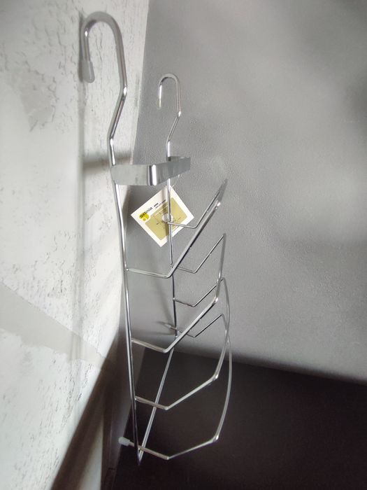 Полка для крышек подвесная. 2000тг.