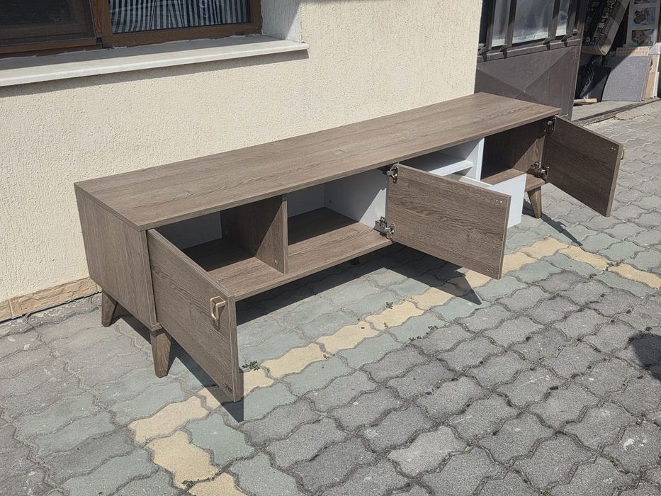 Шкаф за телевизор