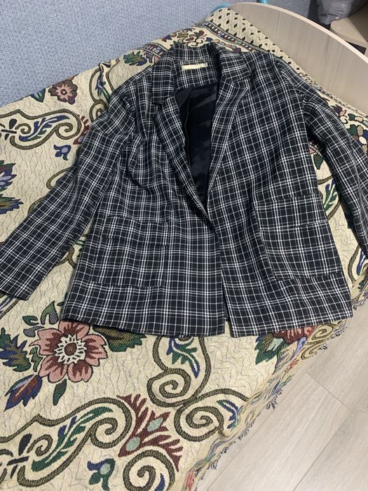 Продам клетчатый костюм