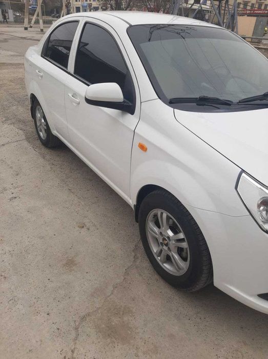 NEXIA 3 равон сотилади. Ҳолати аъло.