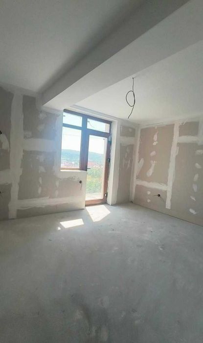 Oportunitate de Investiție în Curtea de Argeș – Casă Mare, 9 Băi, Ideală pentru Business sau Locuință
