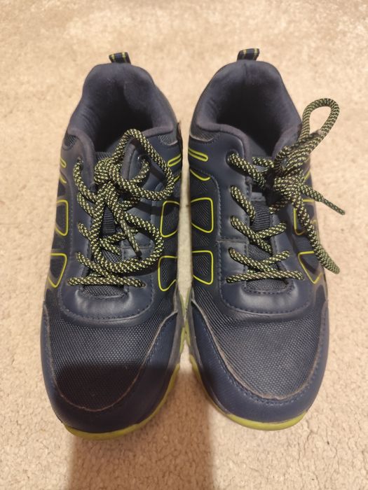 Кроссовки детские