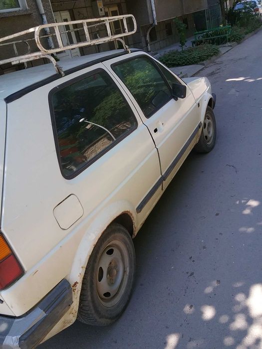 Фолксваген Голф 1.6 бензин, 1986 година с две врати, в добро състояние