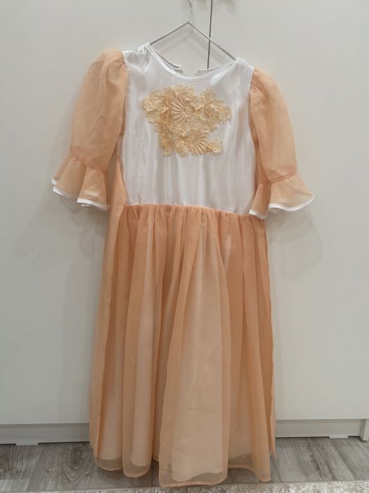 Продается платье на девочку