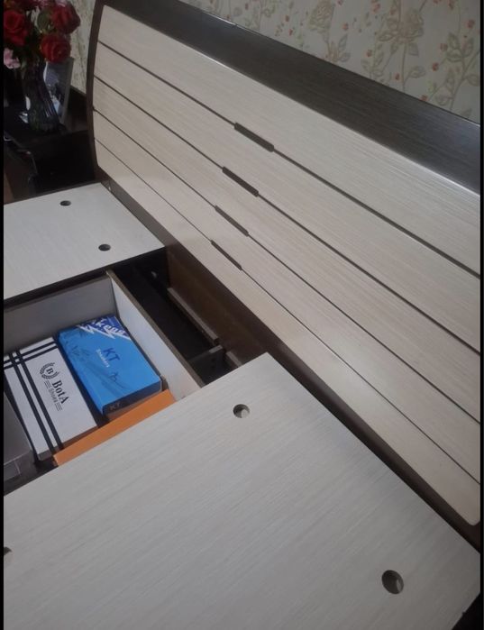 продается двухспальная кровать