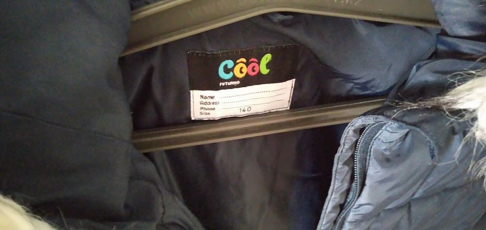 Продам куртку для девочек зимняя.