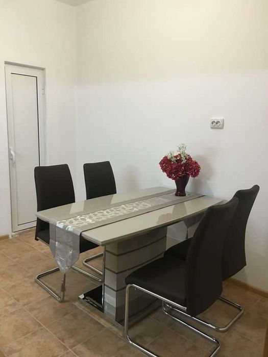 Дава се под наем Тристаен апартамент в София, Лозенец - 80 кв.м за 876.69 € - Снимка #2