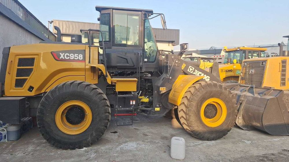Фронтал погрузчик XCMG XC958 джойстик - 3.2 м/куб
