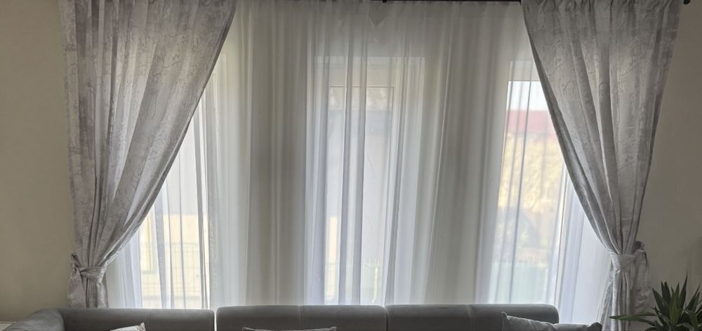 Set pilota pat,fata de masa mare si draperii ca noi!!super pret!