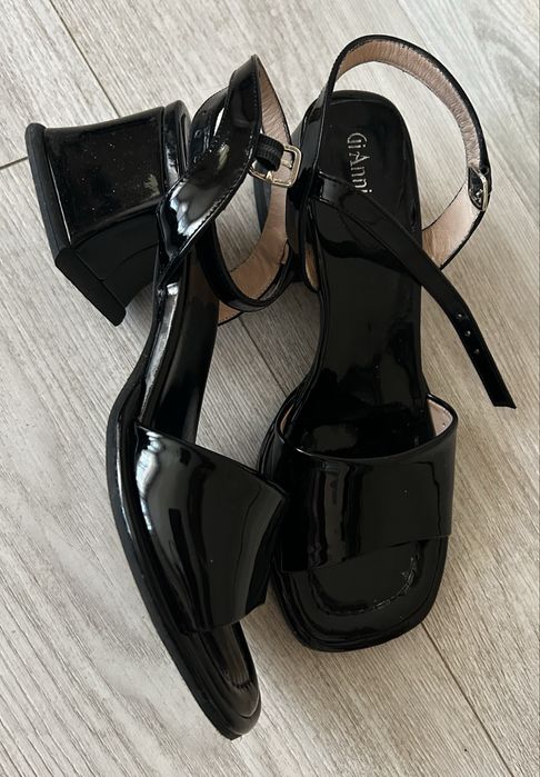 Дамски сандали 38 р-р. GIANNI